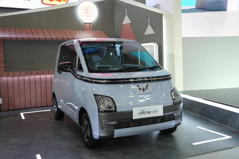 wuling-hadirkan-air-ev-lite-long-range-dengan-jangkauan-300-km