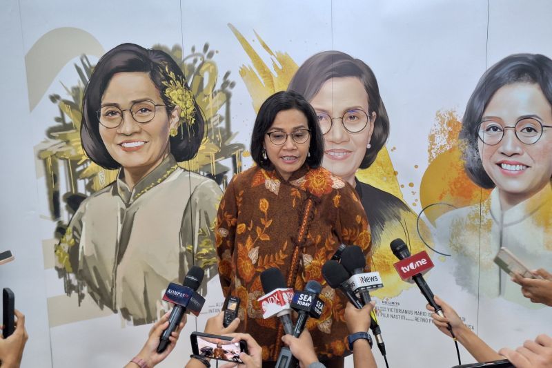 Canda Airlangga soal buku Sri Mulyani sinyal lanjut jadi menteri