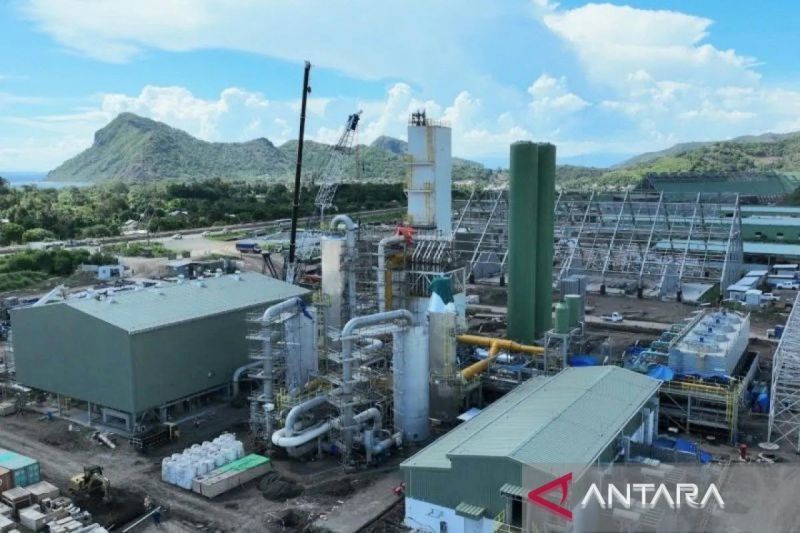 Presiden Jokowi dijadwalkan meresmikan smelter AMNT di NTB Senin