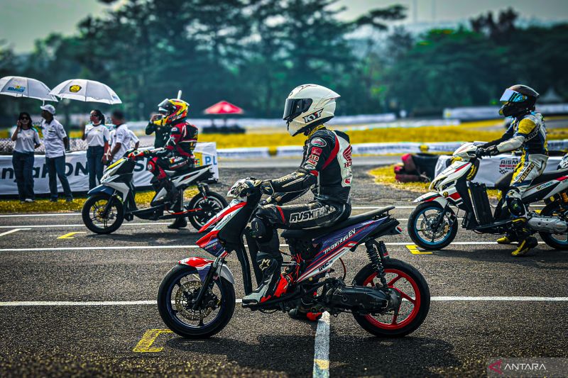 motor-konversi-listrik-adu-balap-di-sirkuit-sentul