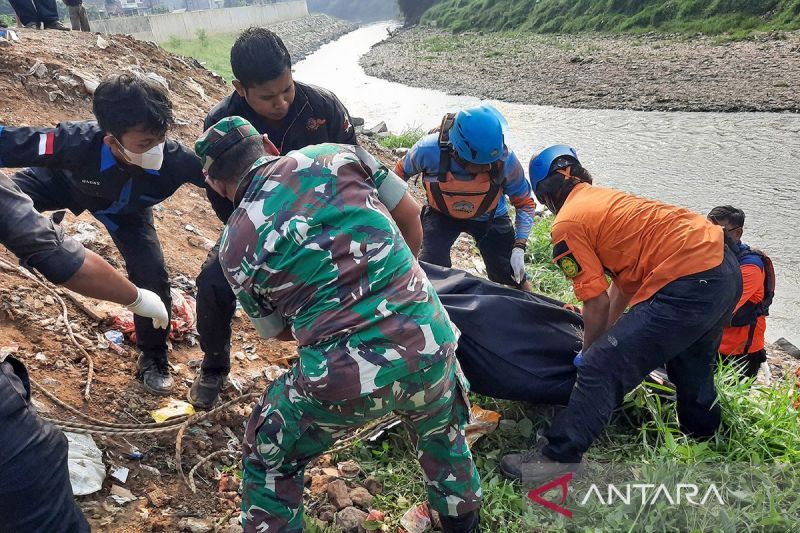 remaja-lompat-ke-sungai-akibat-takut-polisi-kompolnas-tunggu-bukti