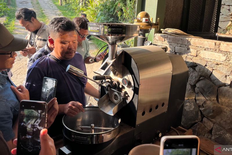 Pupuk Kujang beri pelatihan budidaya kopi kepada 25 mantan napiter