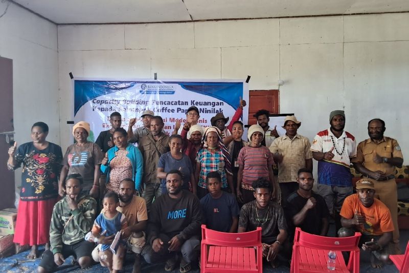 bi-ojk-beri-latihan-pembuatan-laporan-keuangan-bagi-petani-jayawijaya