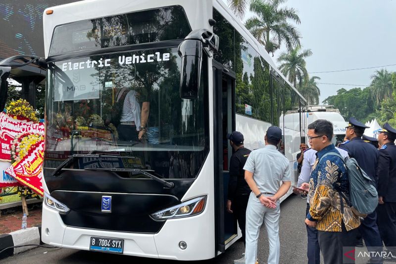 penjabat-bupati-sebut-dua-unit-bus-listrik-segera-beroperasi-di-bogor