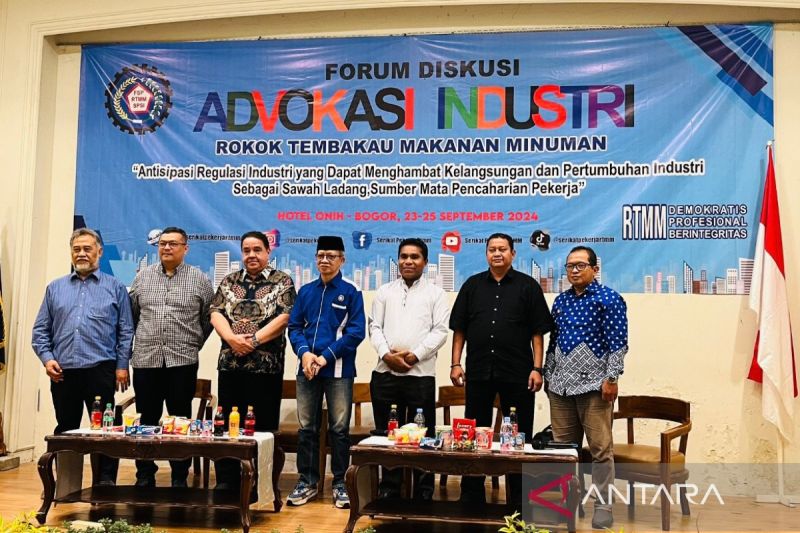 kemnaker-cari-solusi-atas-dampak-regulasi-bagi-pekerja-sektor-tembakau