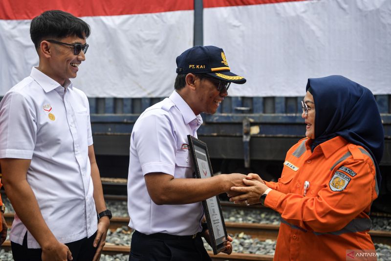 Pemecahan rekor MURI pemasangan bendera merah putih terbanyak