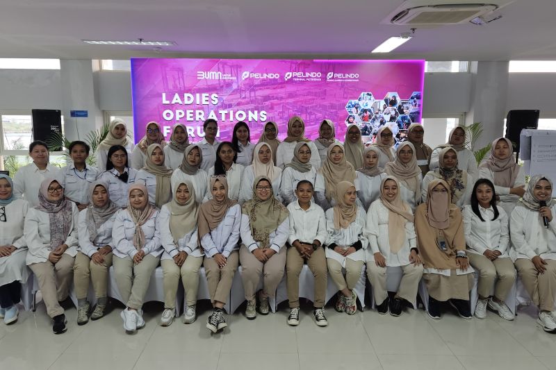 pelindo-peti-kemas-berdayakan-perempuan-lewat-ladies-operations-forum