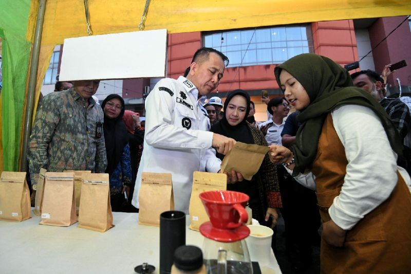 Pj Gubernur Sumut mengajak pelaku usaha kopi tingkatkan hilirisasi