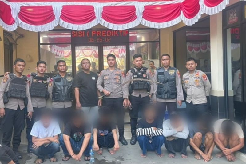 polisi-temukan-miras-dari-sekelompok-remaja-yang-hendak-tawuran