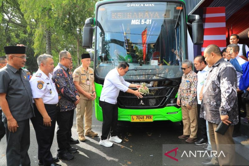 Pj Gubernur luncurkan pengoperasian Bus Trans Jatim di Bangkalan