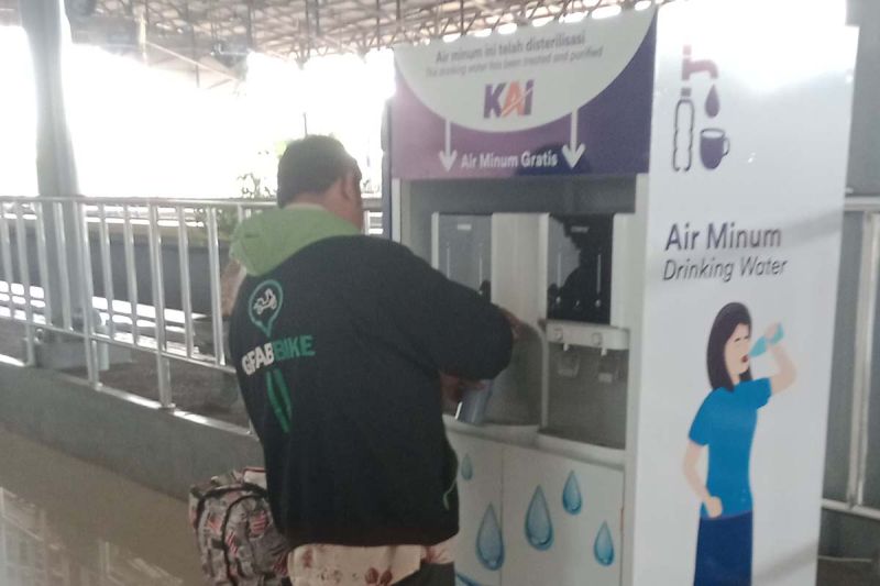 kai-purwokerto-hadirkan-water-station-di-sejumlah-stasiun