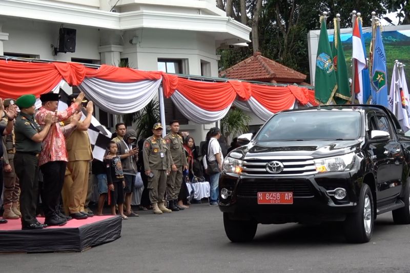 Kirab Pataka Jer Basuki Mawa Beya gaungkan pilkada damai