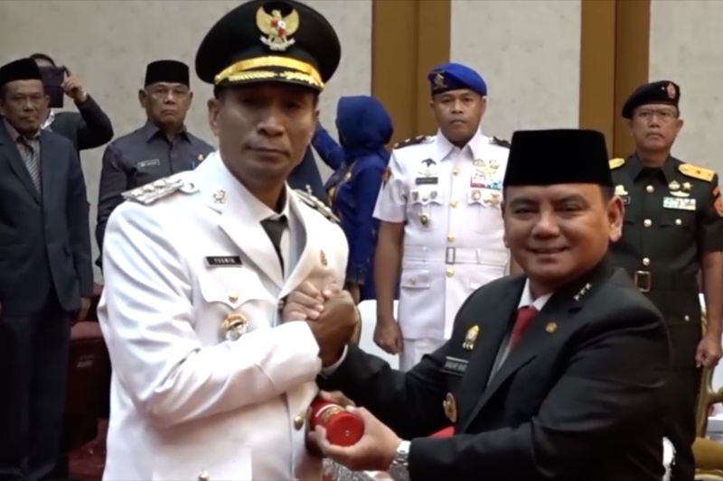 Pj Gubernur Sultra lantik Yusmin sebagai Pj Bupati Kolaka Utara