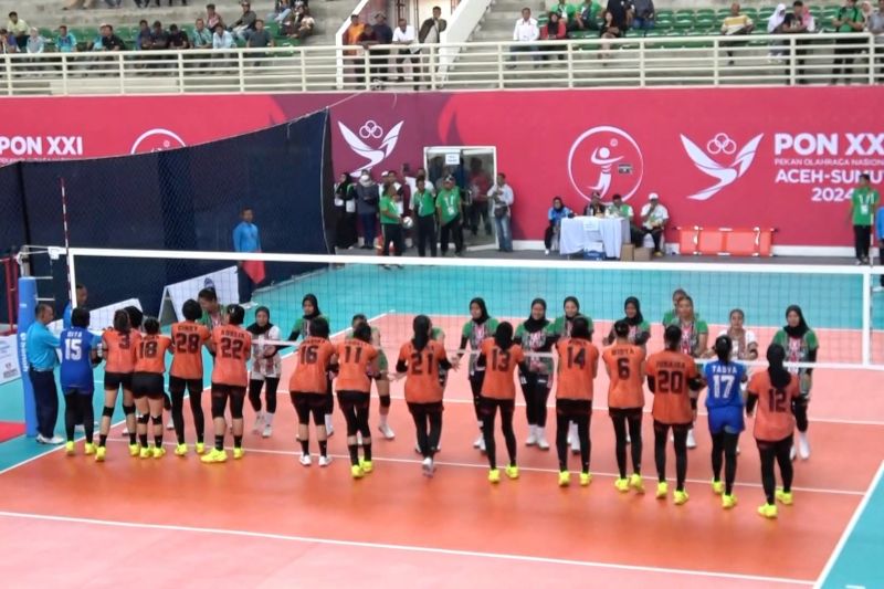 Tim bola voli indoor putri Jateng dan Jakarta bantai telak lawan 3-0