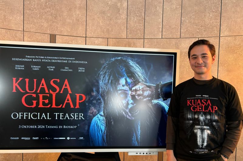 Jerome Kurnia belajar bahasa Latin untuk peran di film "Kuasa Gelap"