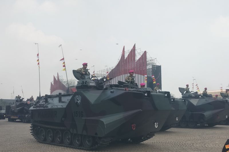 TNI gelar defile alutsista dalam gladi bersih HUT ke-79 di Monas