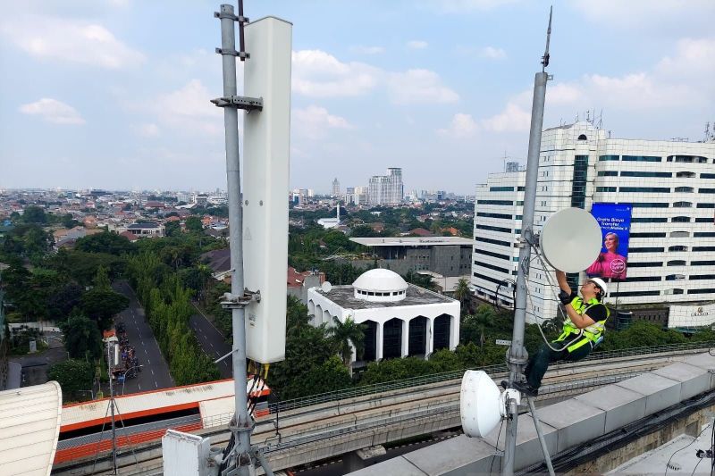 First Media mulai jadi bagian dari XL Axiata