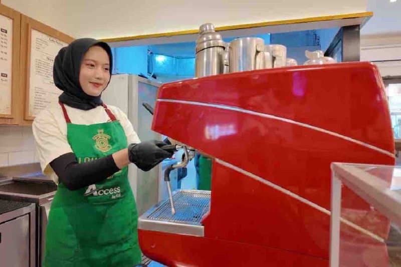 KAI Servive hadirkan Loko Cafe bagi pengunjung HUT Ke-79 TNI di Monas