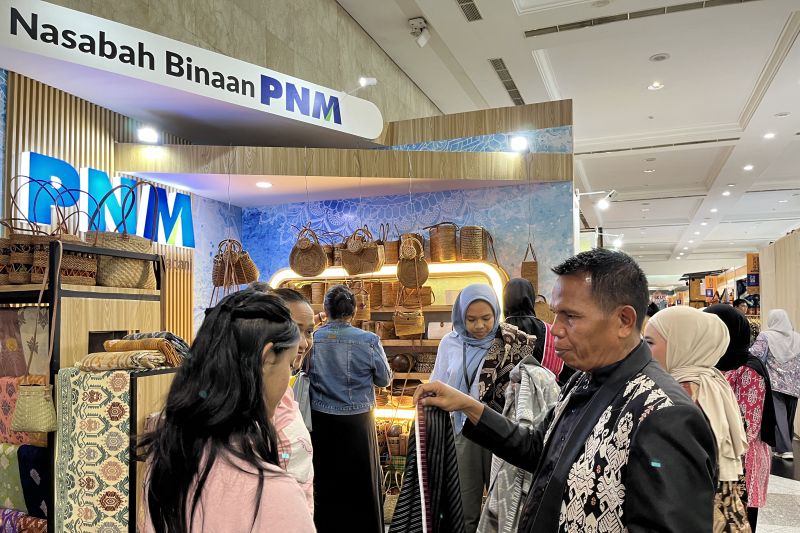 Produk kriya nasabah PNM jadi incaran pelanggan INACRAFT 2024