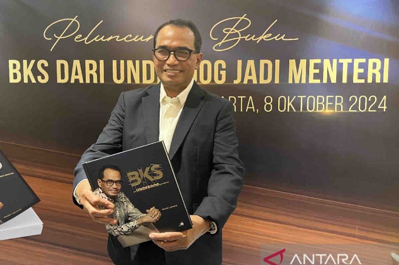 menhub-luncurkan-buku-bks-dari-underdog-jadi-menteri