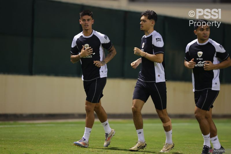 Latihan kedua timnas Indonesia di Bahrain berjalan riang gembira