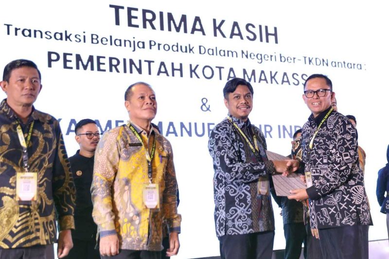 pemkot-makassar-raih-penghargaan-kemenperin-atas-dukungan-tkdn