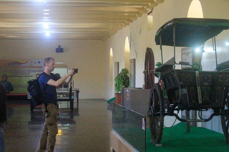 Wisman kunjungi Museum La Galigo di Makassar