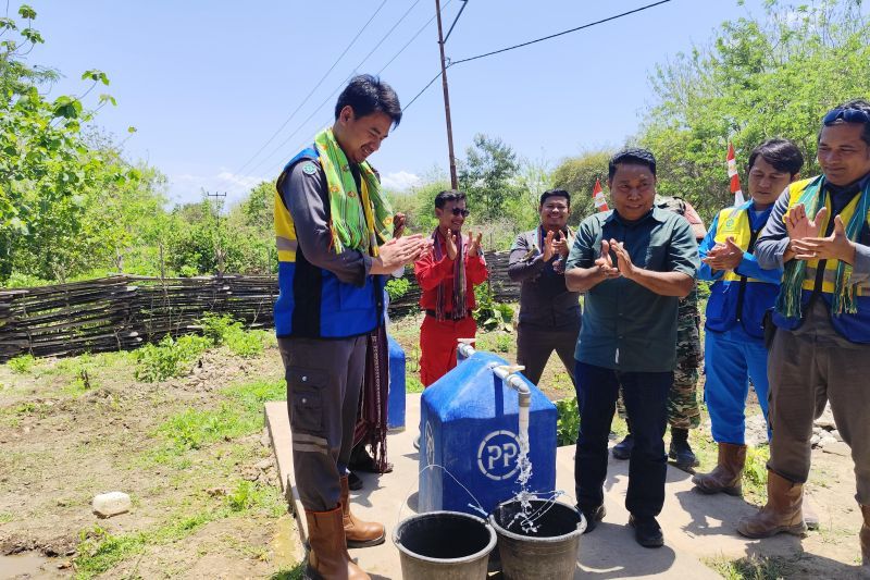 PTPP berikan bantuan sumur bor air bersih ke warga Desa Oelpuah di NTT