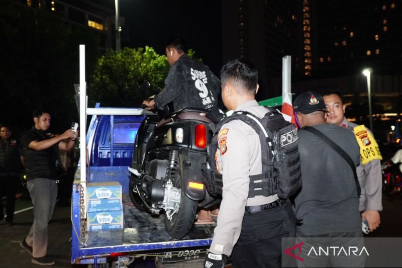 Polisi sita 32 motor tak ber-STNK dan berpelat nomor di Monas-Thamrin