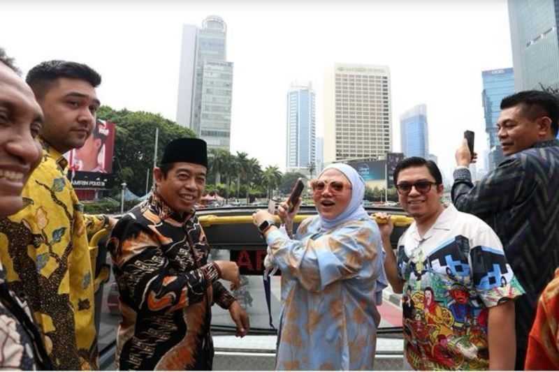 ketua-dprd-dki-apresiasi-transjakarta-membuka-rute-baru-monas-explorer