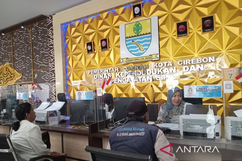 Disdukcapil Kota Cirebon mempercepat perekaman e-KTP pemilih pemula