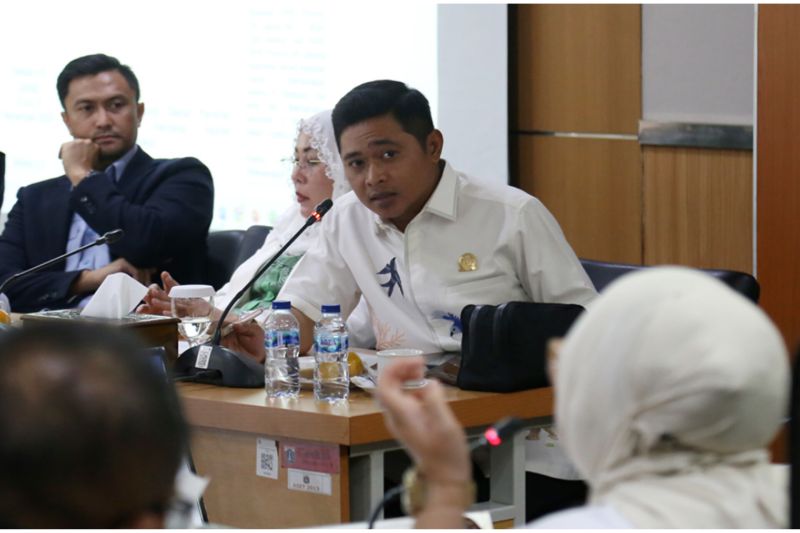 Legislator dorong DKI gandeng perusahaan tekan pengangguran 