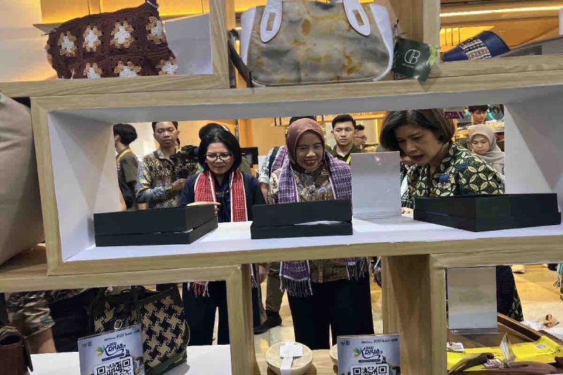 BUMN fasilitasi UMKM binaan pasarkan produk lewat bazar "BerKRIYAsi"