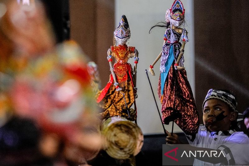 peran-dalang-sinden-dan-pengrawit-dalam-pementasan-wayang-kulit