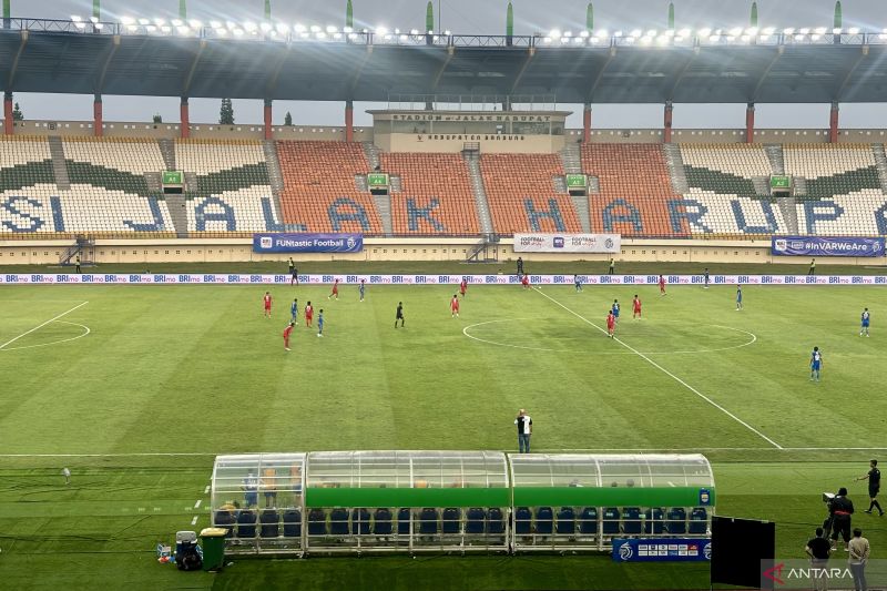 Persib Bandung petik kemenangan 2-0 atas Persebaya Surabaya