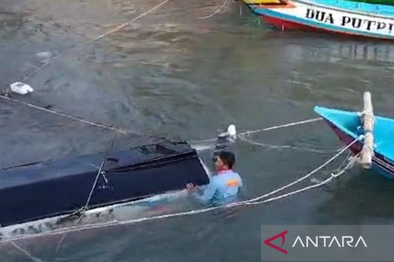 Polair Polres Cianjur larang nelayan dan wisatawan mendekati pantai