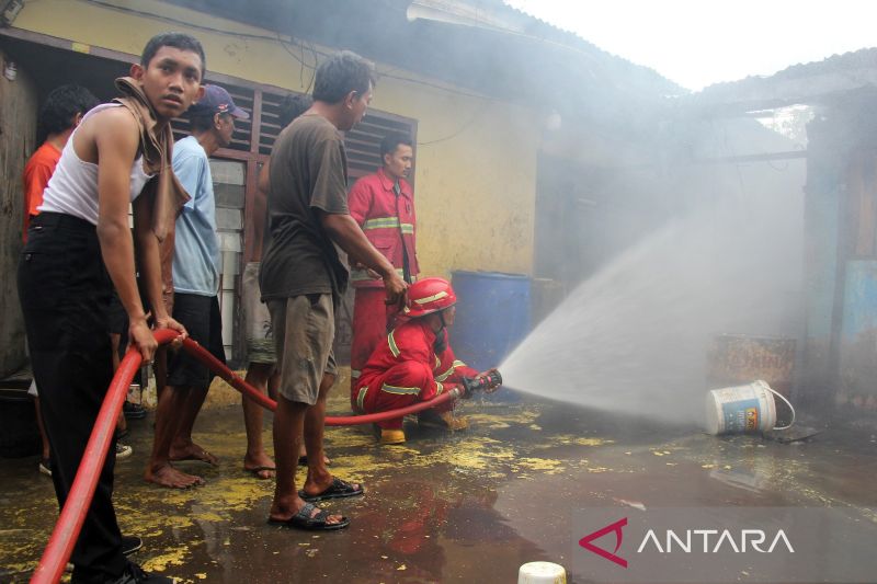 Lima rumah warga di Dumai ludes terbakar