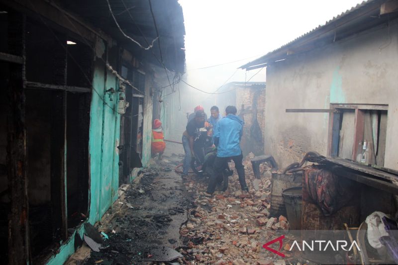 Lima rumah warga di Dumai ludes terbakar