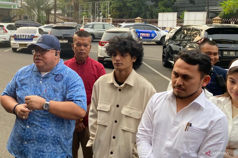 Vadel bawa dokumen perjalanan luar negeri terkait anak Nikita Mirzani