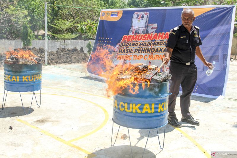 Pemusnahan barang di Bea Cukai Kupang