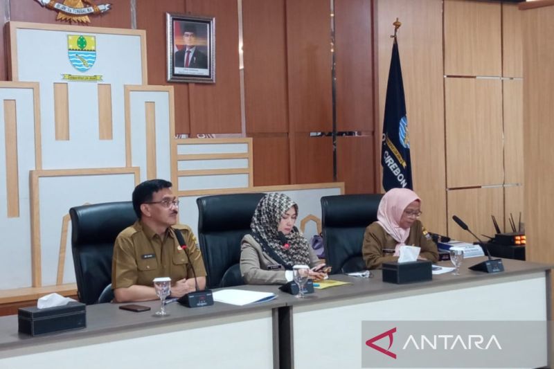 Dinkes Cirebon tangani 44 korban keracunan usai santap makanan ringan