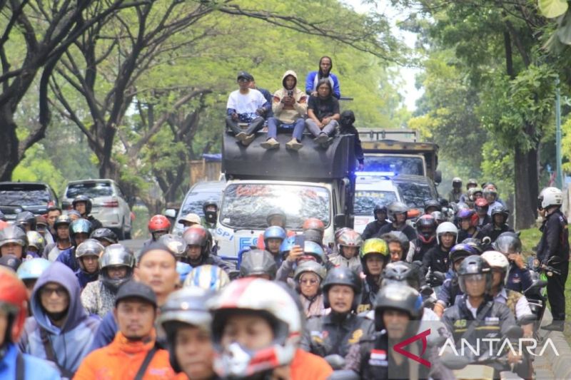 Buruh Bekasi unjuk rasa desak kenaikan upah