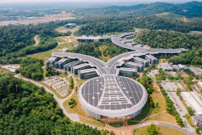 UTP Jadi Universitas Nomor Satu di MALAYSIA dalam 