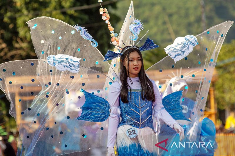 Karnaval busana daur ulang di Banggai