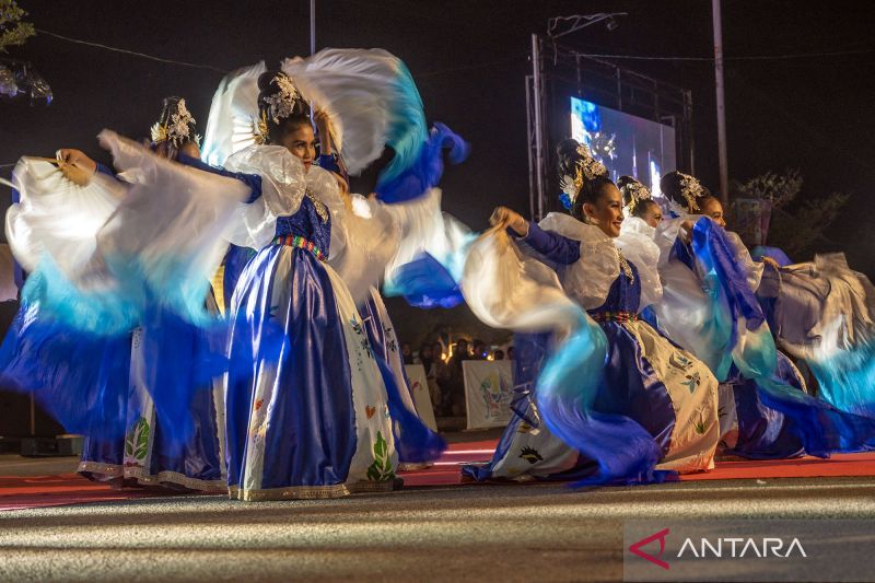 Festival Teluk Lalong di Banggai