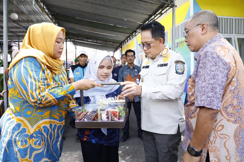 Pj Gubernur salurkan bantuan sosial bagi PPKS Wilayah Kota Malang