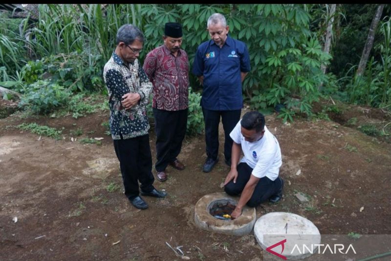 airnav-indonesia-salurkan-10-paket-biogas-untuk-warga-tulungagung