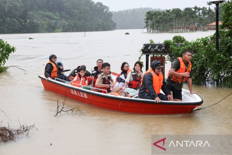 Puluhan ribu warga mengungsi akibat terdampak banjir di China