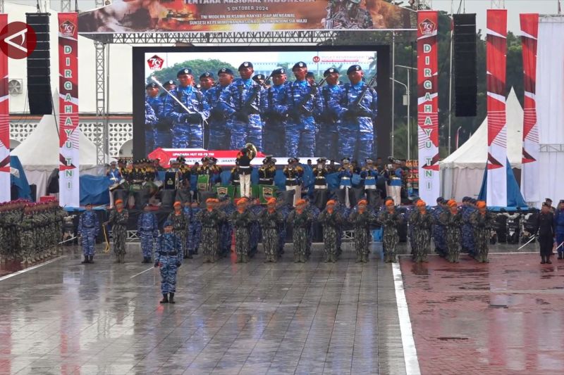 Rintik hujan mengiringi perayaan HUT ke-79 TNI di Sumut