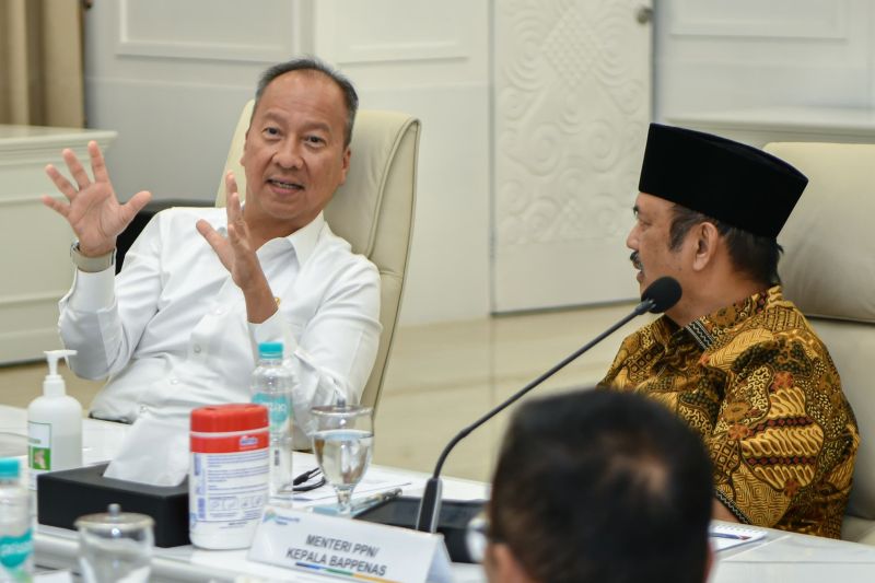 menperin-dan-menteri-ppn-bahas-arah-industrialisasi-ri